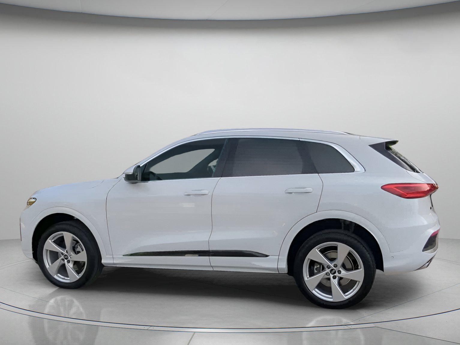 Used 2025 Audi Q5 Premium Plus AWD/4WD image 17