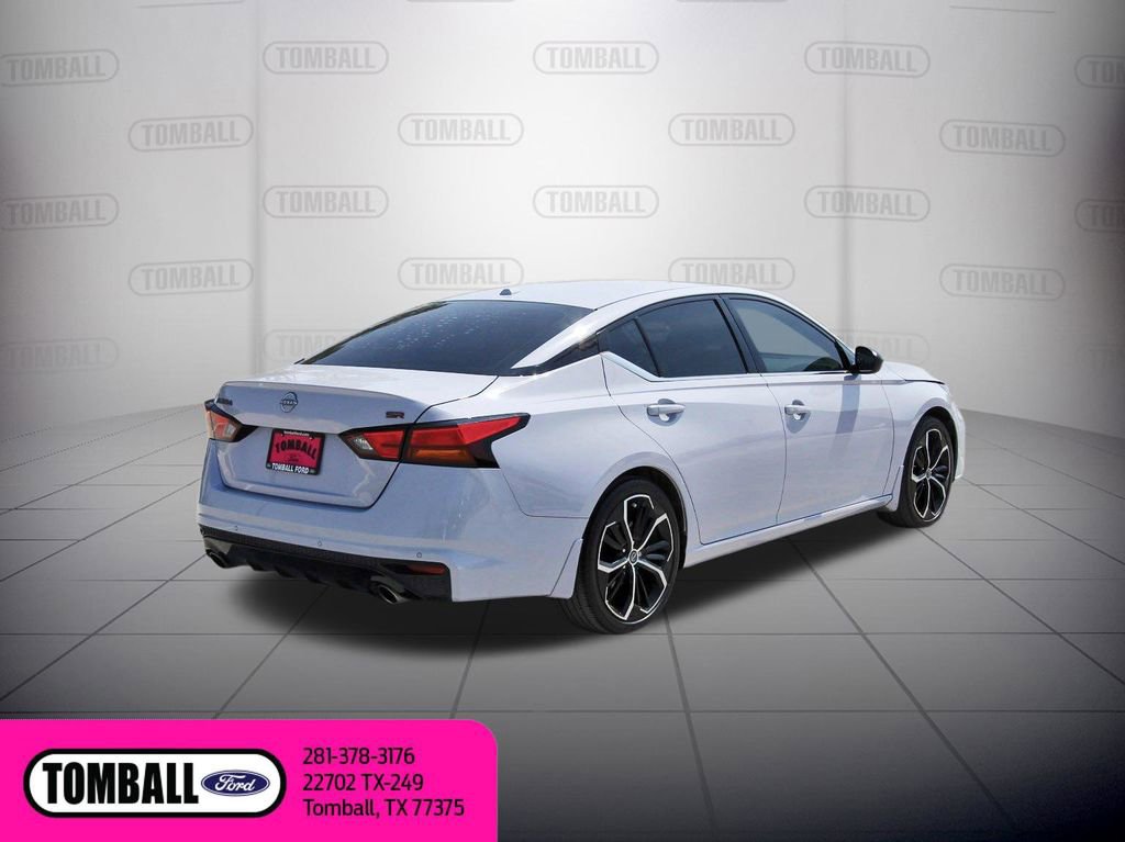 Used 2024 Nissan Altima 2.5 SR w/ SR Premium Package FWD image 7