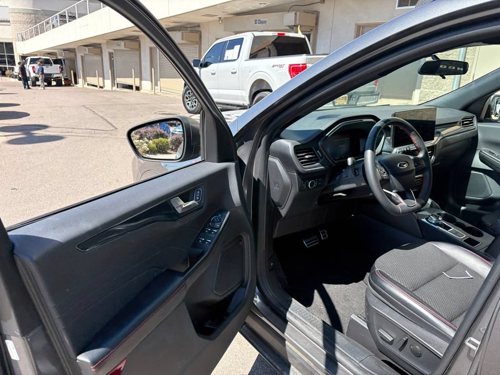 Certified 2024 Ford Escape ST-Line w/ Tech Pack #1 AWD/4WD image 17