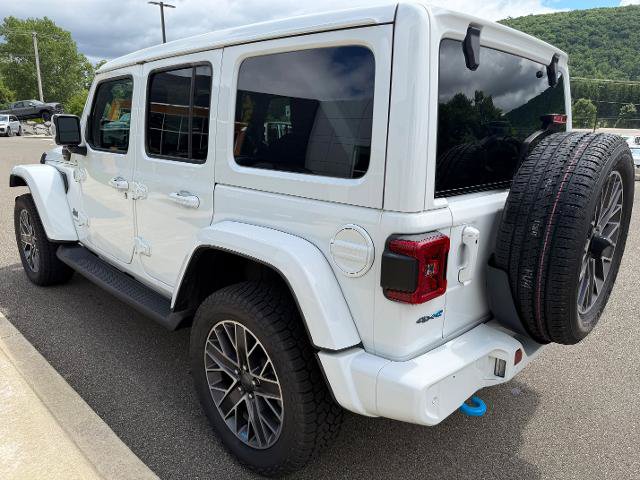 Used 2023 Jeep Wrangler Unlimited Sahara AWD/4WD image 2