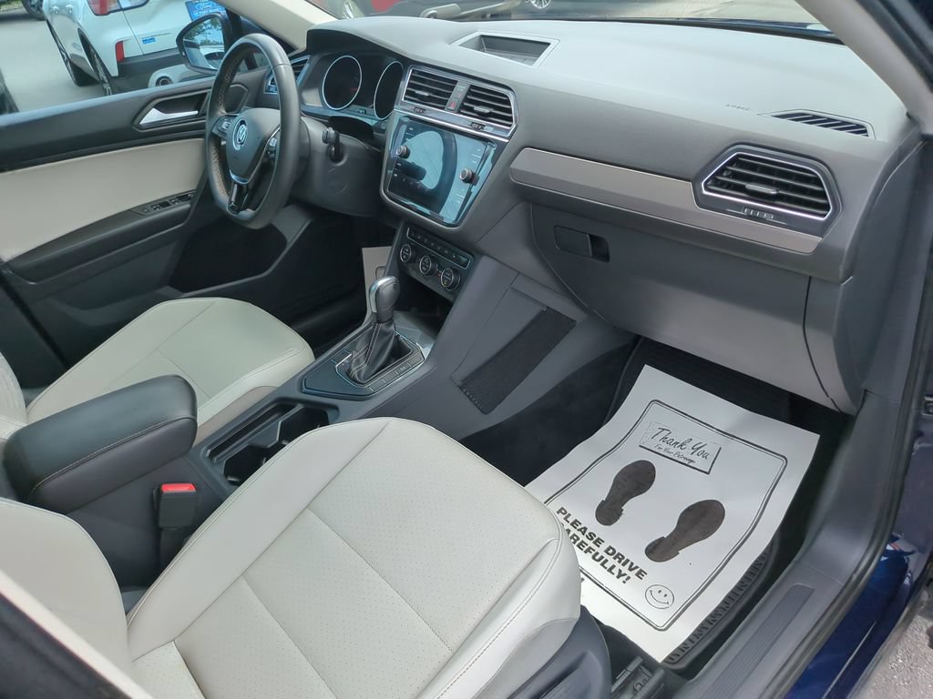 Used 2021 Volkswagen Tiguan SE FWD image 14