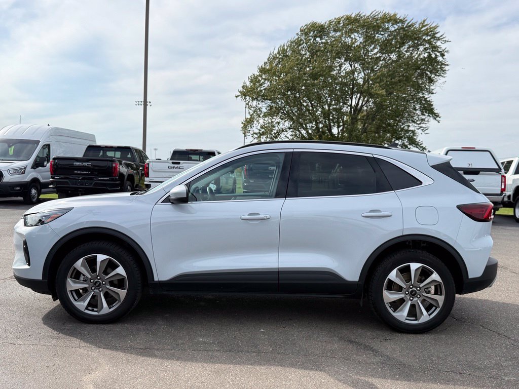 Certified 2025 Ford Escape Platinum AWD/4WD image 41
