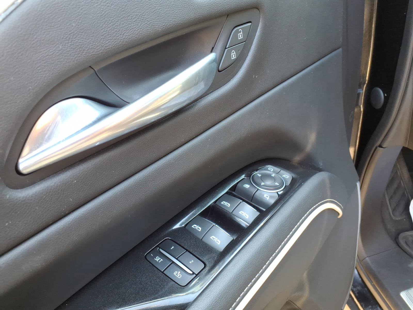 Used 2021 Cadillac Escalade Premium Luxury w/ Performance Package image 16