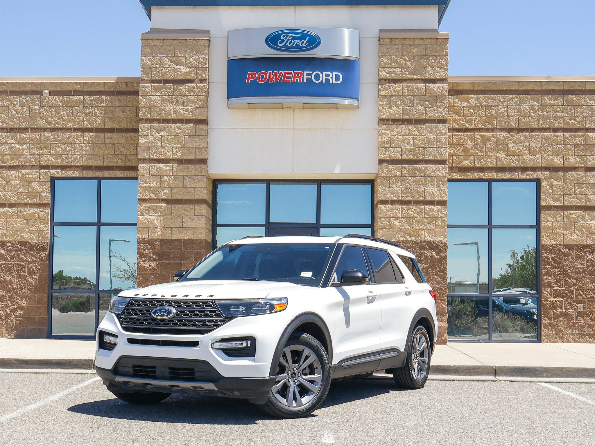 Certified 2022 Ford Explorer XLT w/ Equipment Group 202A RWD image 2