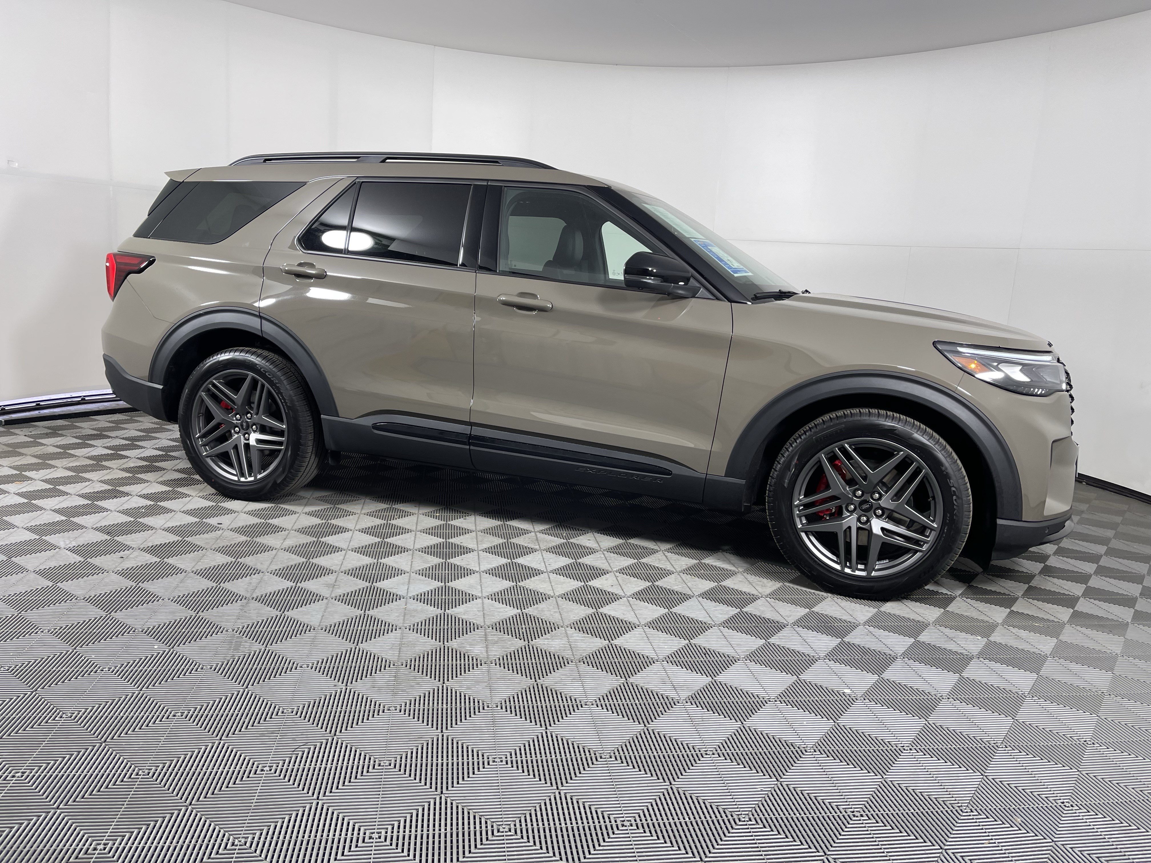 Certified 2026 Ford Explorer ST w/ Sun And Sound Package AWD/4WD image 7