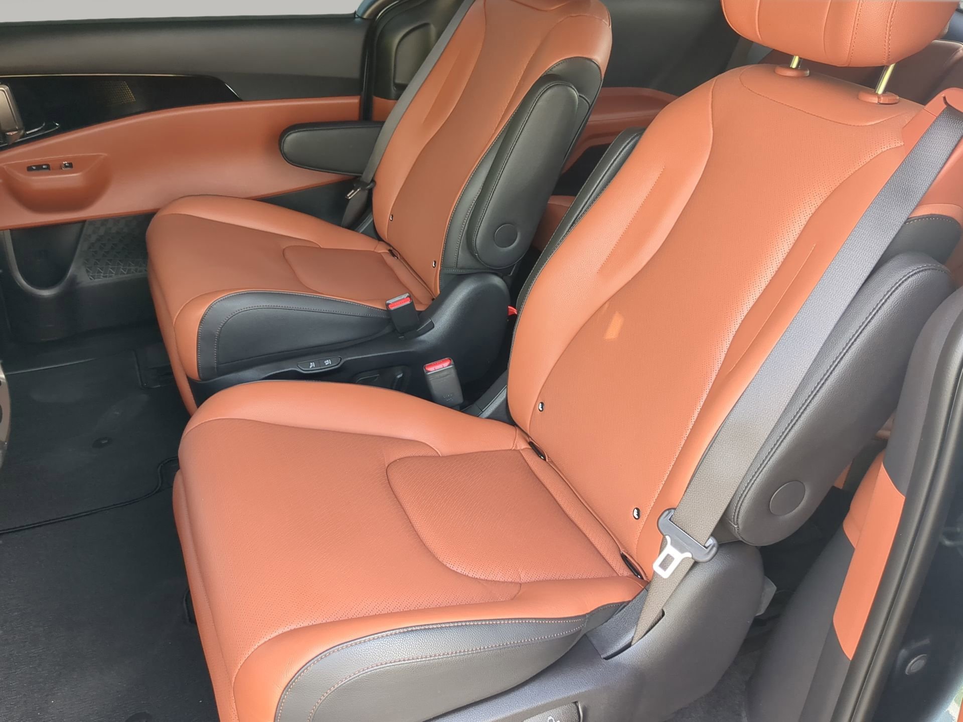 Used 2025 Kia Carnival SX Prestige FWD image 54