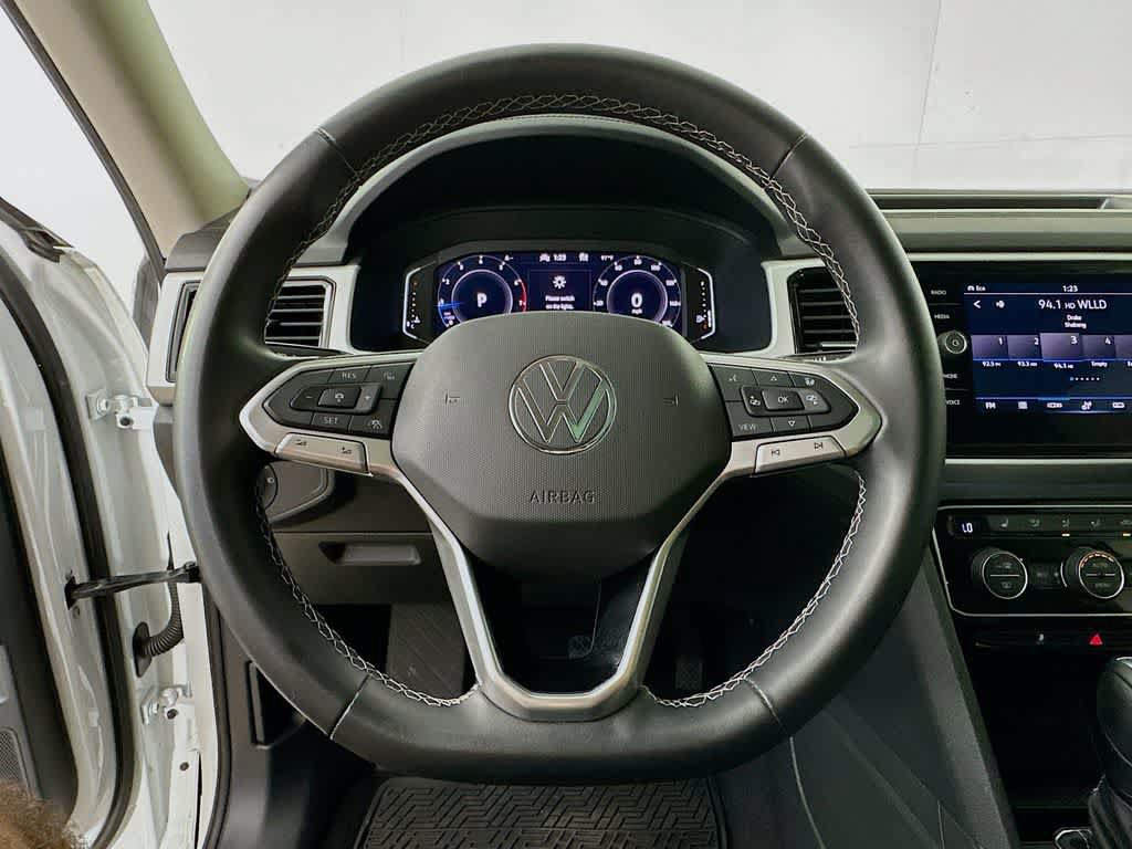 Used 2022 Volkswagen Atlas SEL AWD/4WD image 16