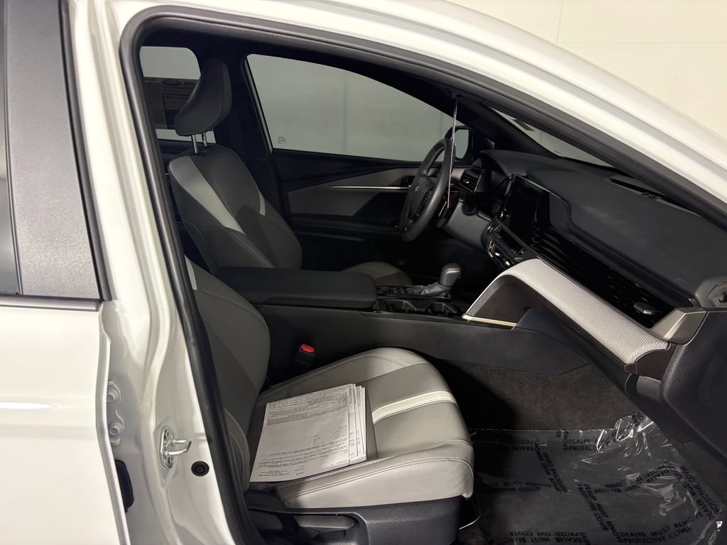 Used 2026 Toyota Camry SE AWD/4WD image 34