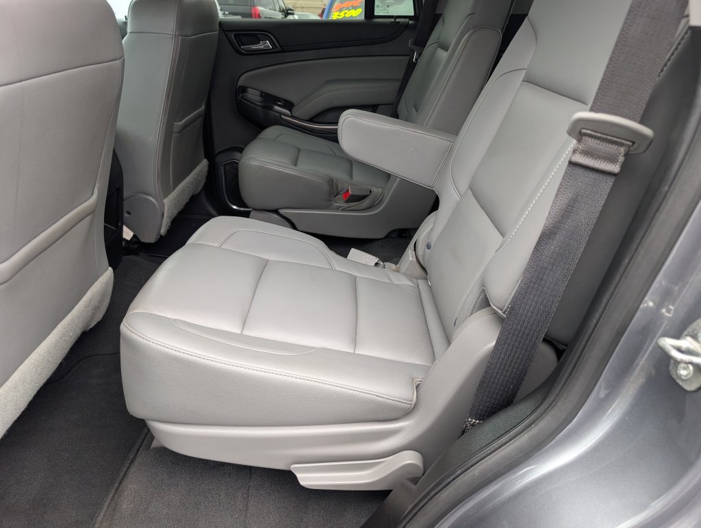 Used 2019 Chevrolet Tahoe LT w/ Luxury Package RWD image 12