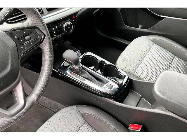 Used 2025 Chevrolet Trax LT image 15