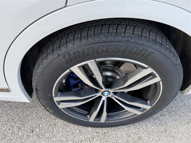 Used 2022 BMW X7 M50i w/ Cold Weather Package image 10