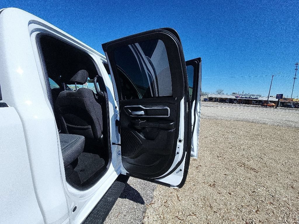 Used 2022 RAM 1500 Big Horn w/ Night Edition AWD/4WD image 23