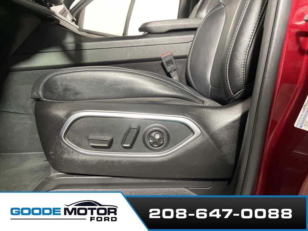 Used 2024 Jeep Wagoneer Series III AWD/4WD image 11
