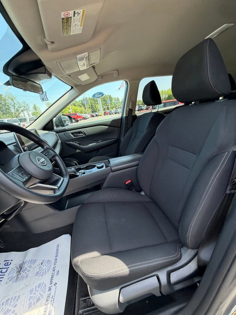 Used 2024 Nissan Rogue S AWD/4WD image 12