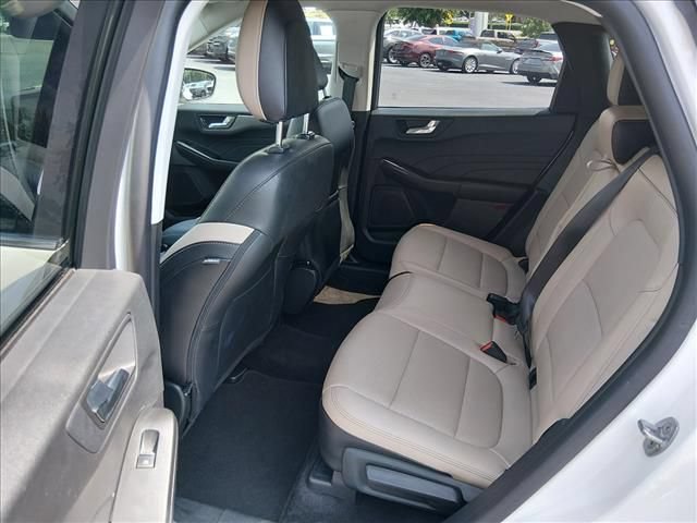 Certified 2022 Ford Escape Titanium FWD image 14