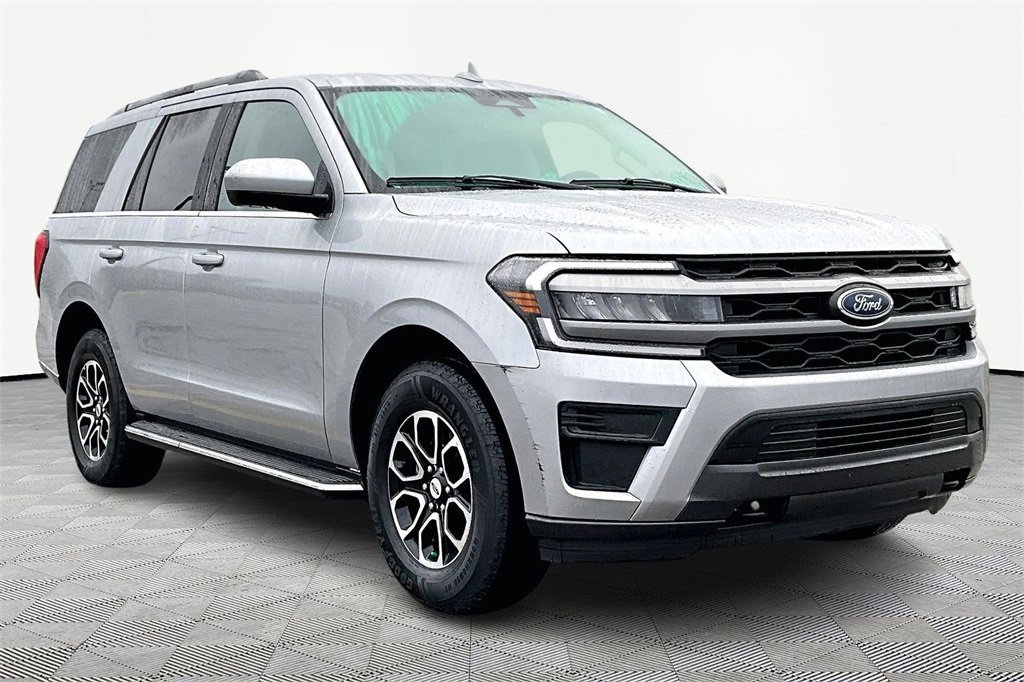 Certified 2023 Ford Expedition XLT image 5