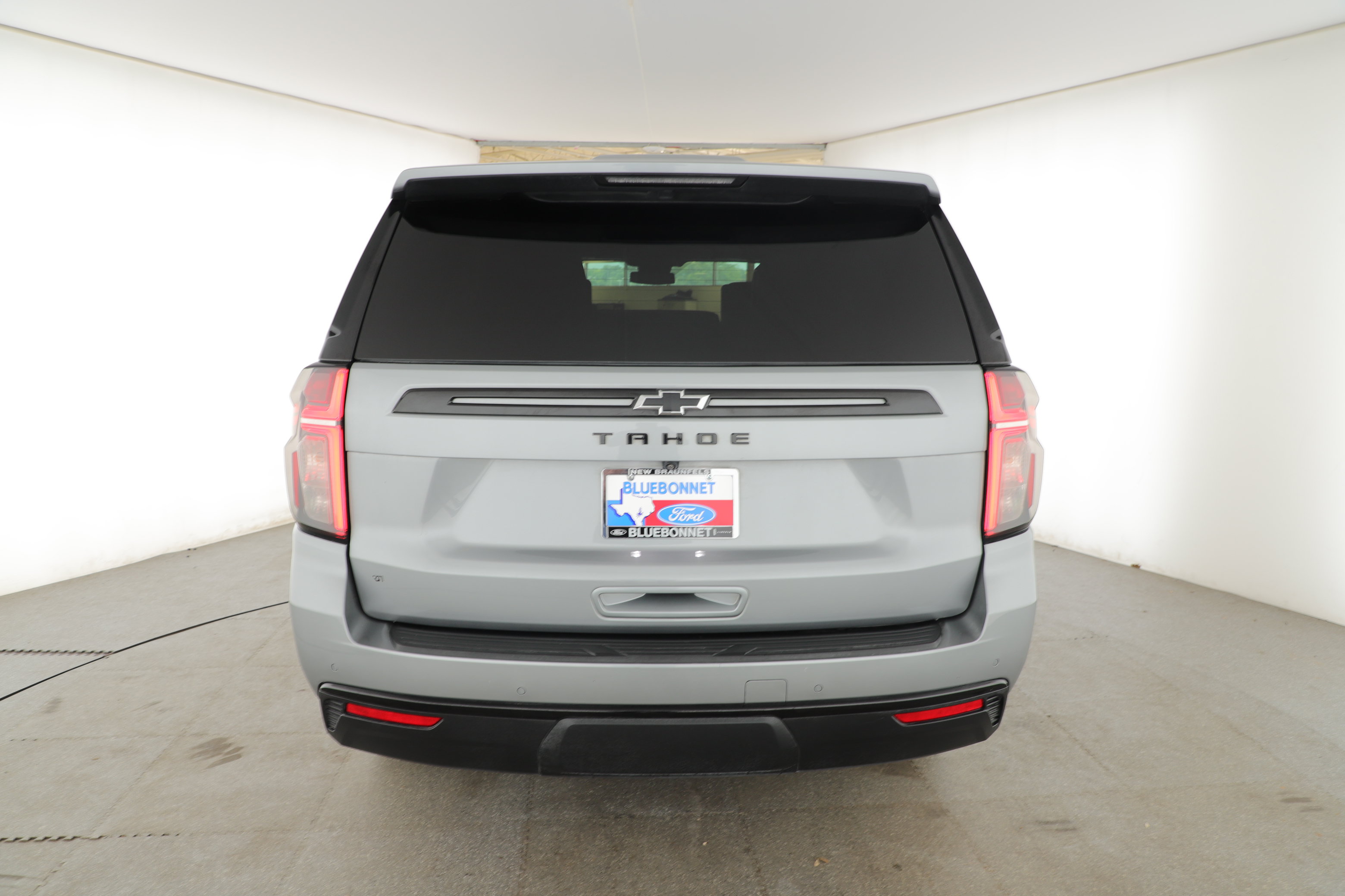 Used 2023 Chevrolet Tahoe Z71 w/ Luxury Package AWD/4WD image 4