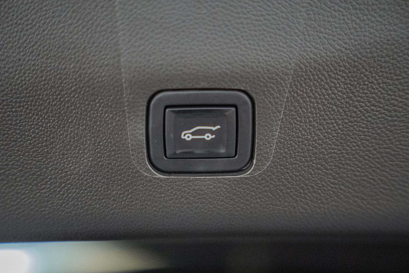Used 2023 Chevrolet Traverse Premier w/ Redline Edition AWD/4WD image 13