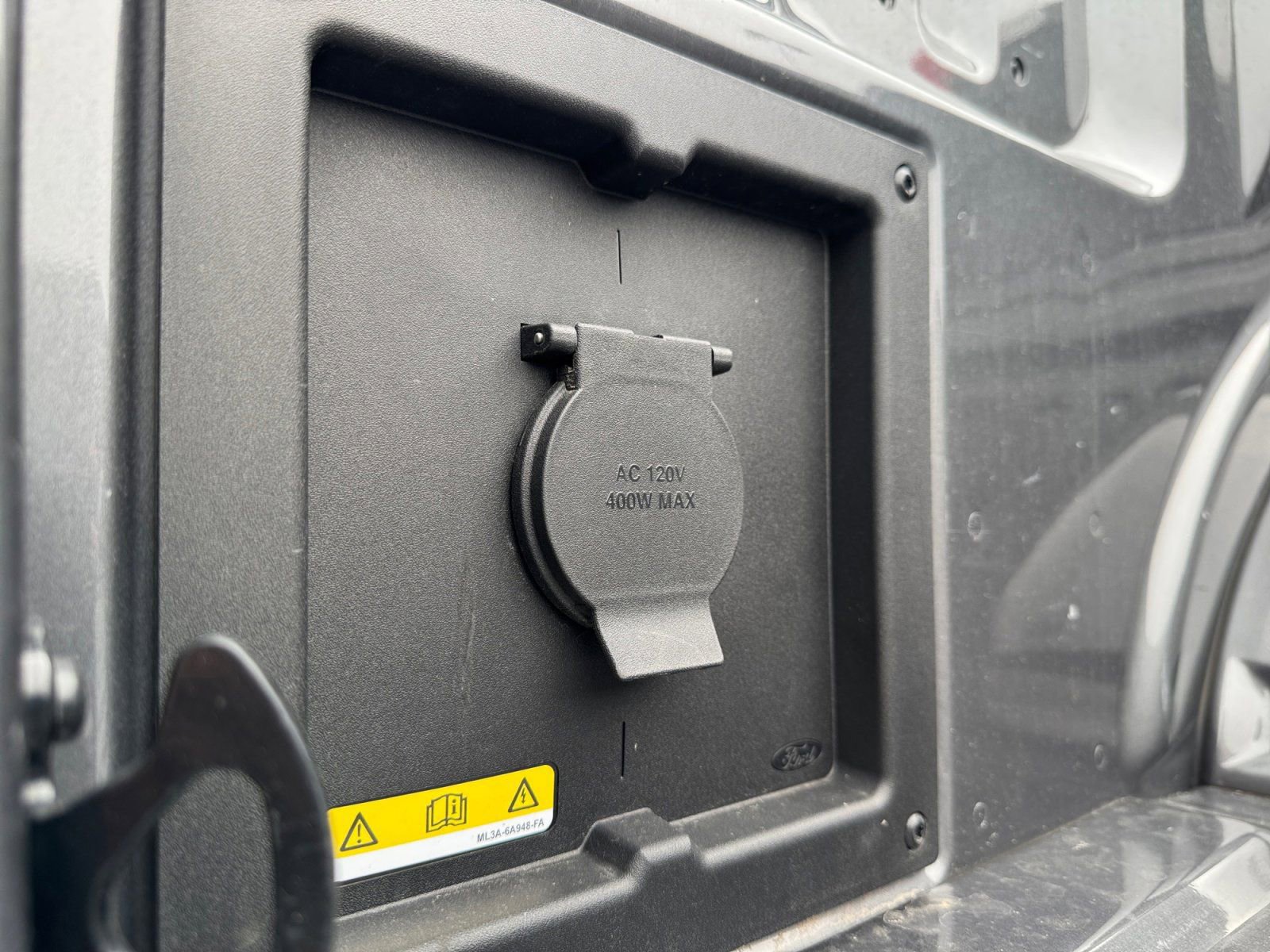 Certified 2022 Ford F150 XLT w/ Equipment Group 302A High image 18