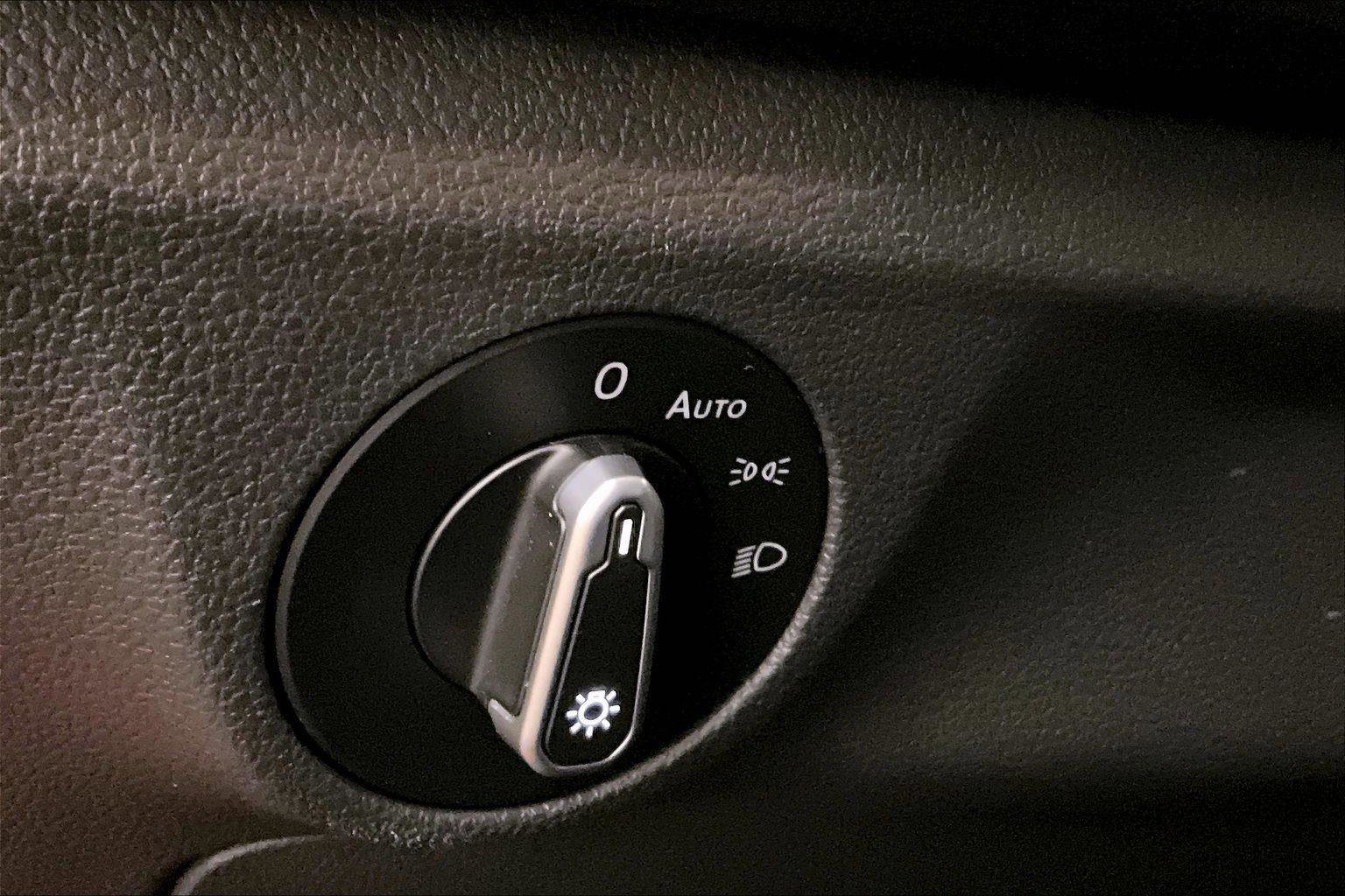 Used 2022 Volkswagen Jetta SE image 30