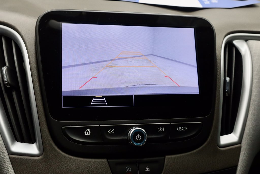 Used 2023 Chevrolet Malibu LT FWD image 2