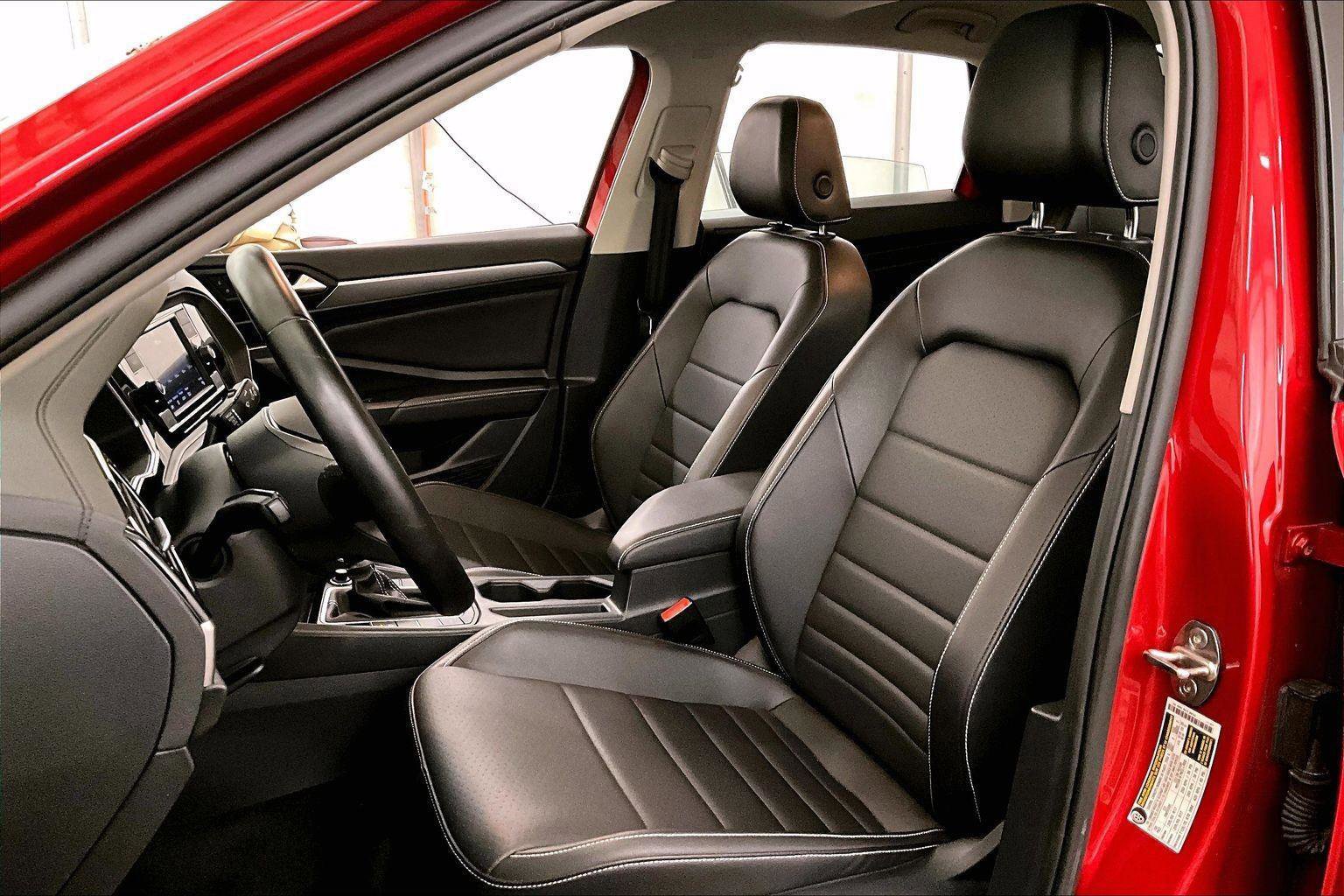 Used 2022 Volkswagen Jetta SE image 24