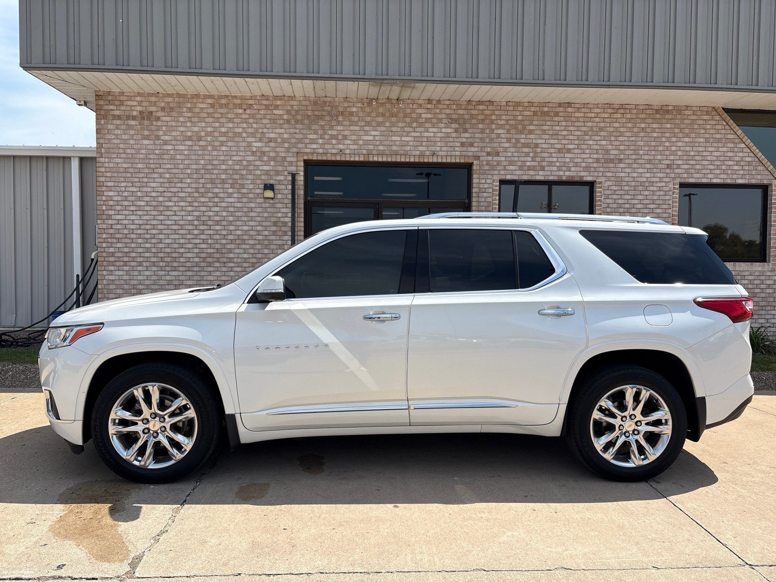 Used 2021 Chevrolet Traverse High Country AWD/4WD image 2