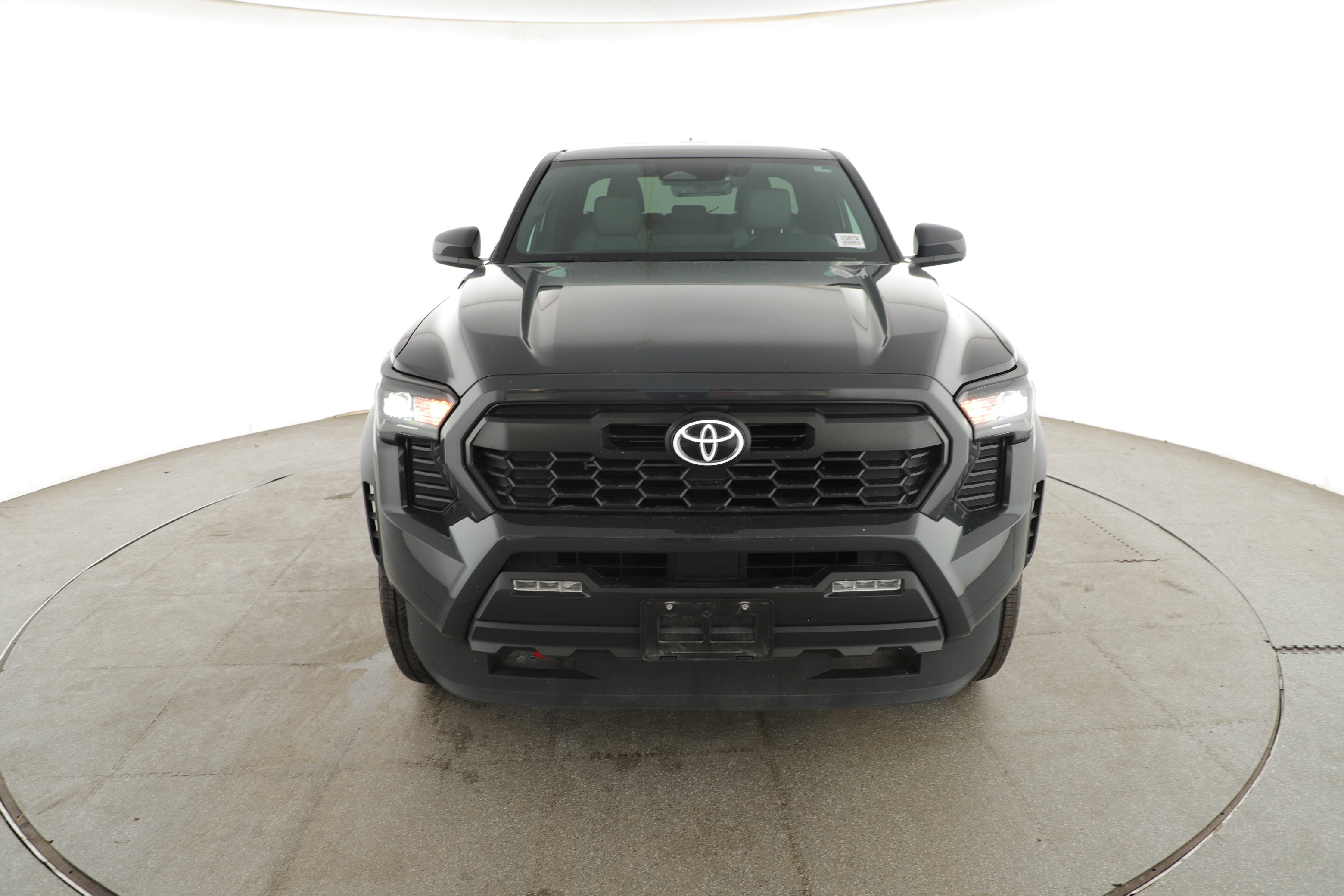 Used 2025 Toyota Tacoma TRD Off-Road AWD/4WD image 5