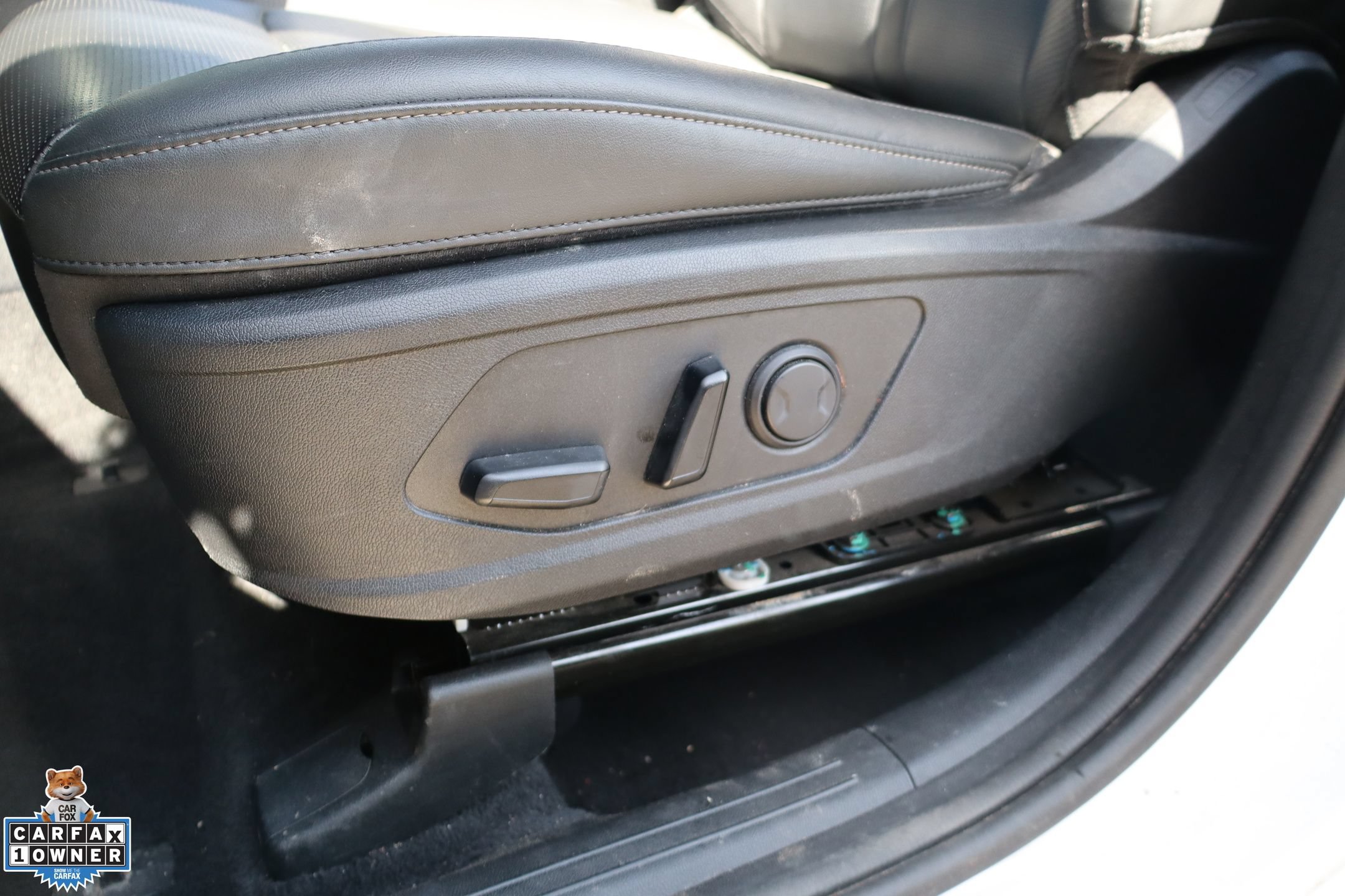 Used 2025 Kia Sorento S FWD image 13