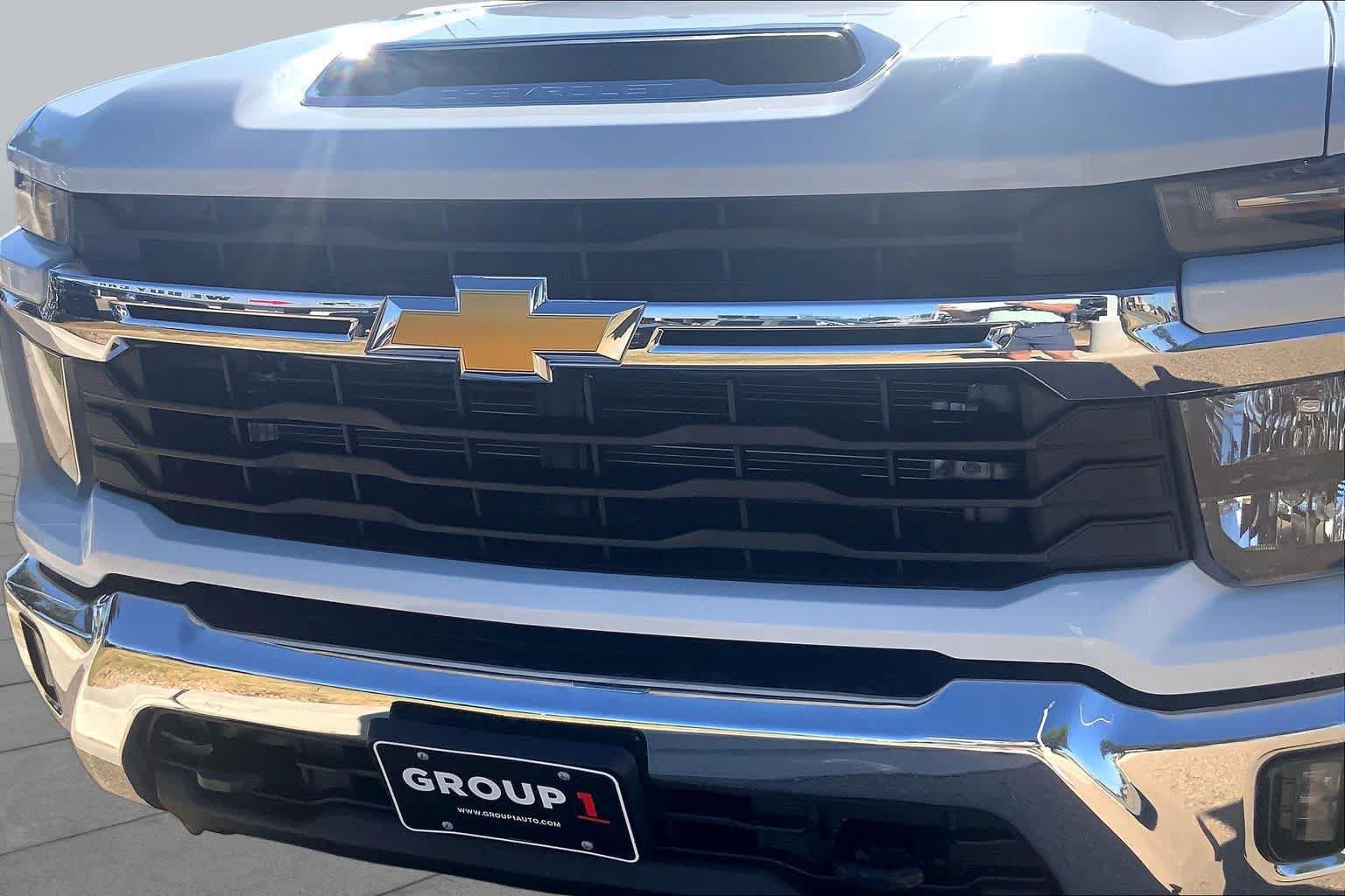 Used 2024 Chevrolet Silverado 2500 LT AWD/4WD image 30
