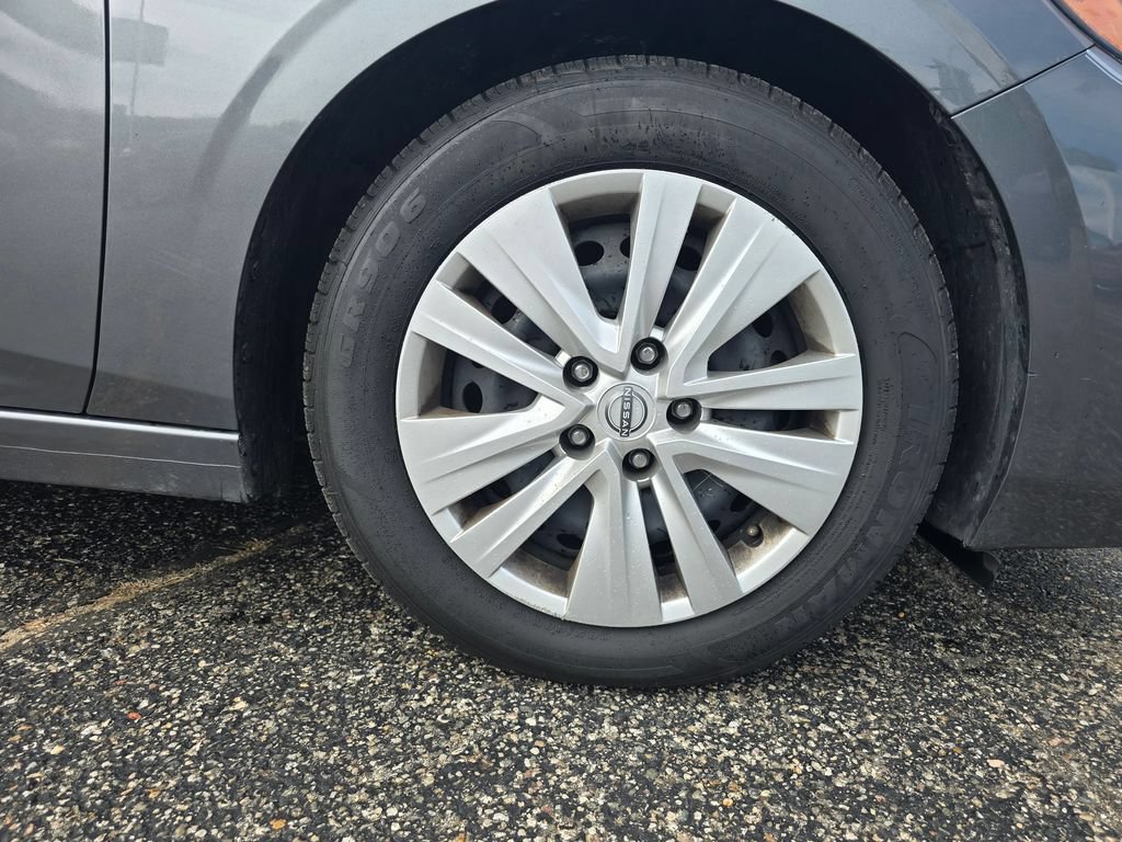 Used 2024 Nissan Sentra S FWD image 25