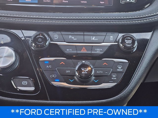 Used 2023 Chrysler Pacifica Touring FWD image 28