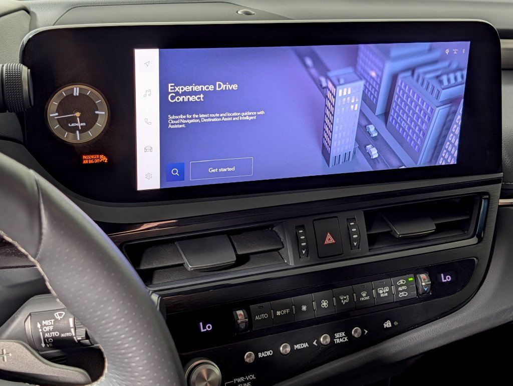 Used 2023 Lexus ES 350 F Sport w/ Accessory Package (Z2) FWD image 9