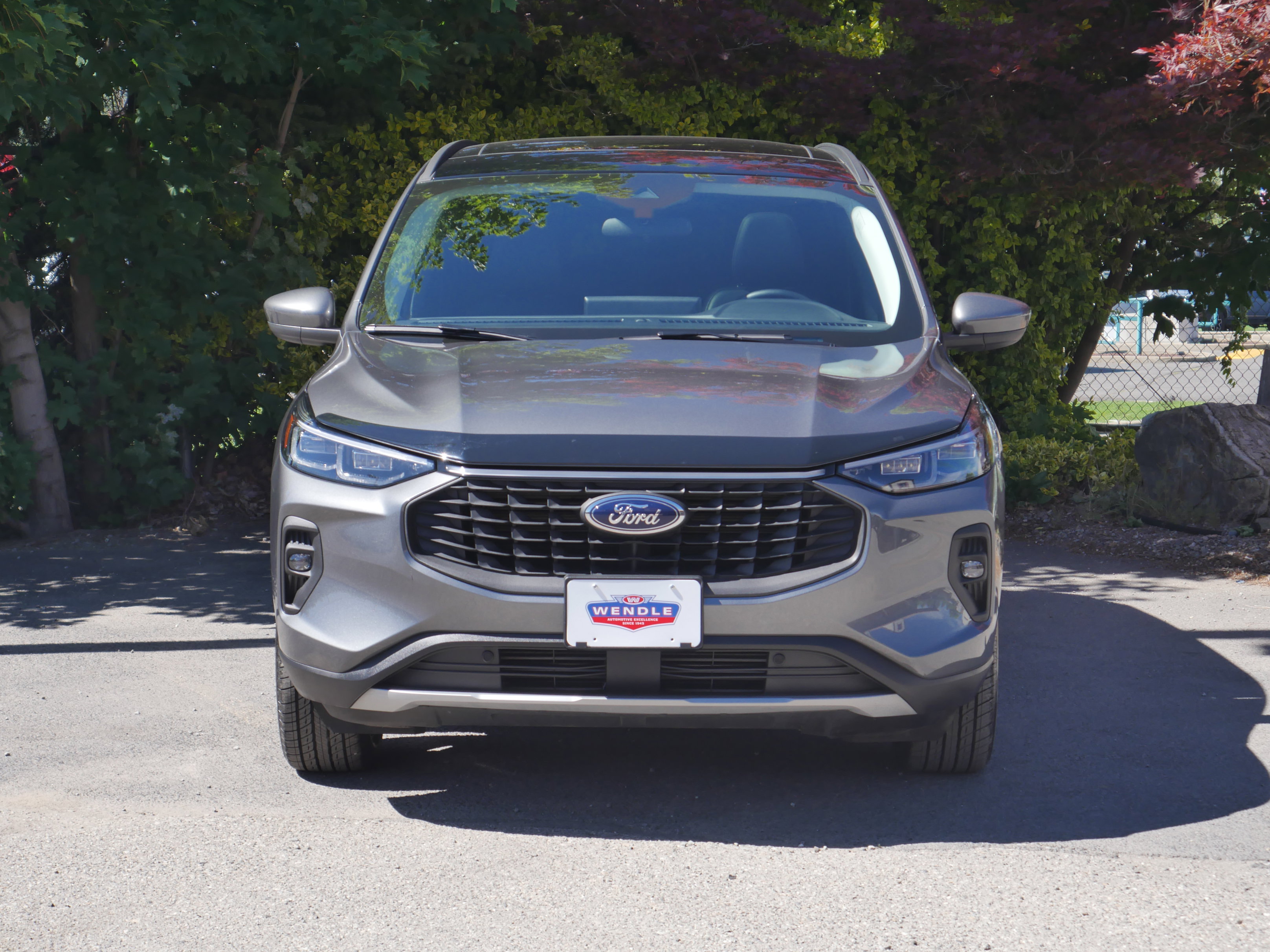 Certified 2025 Ford Escape Platinum AWD/4WD image 30