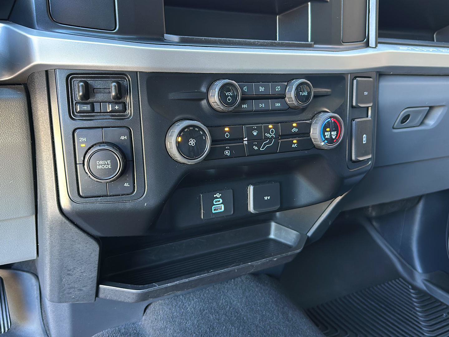 Certified 2024 Ford F250 XL w/ STX Appearance Package AWD/4WD image 18