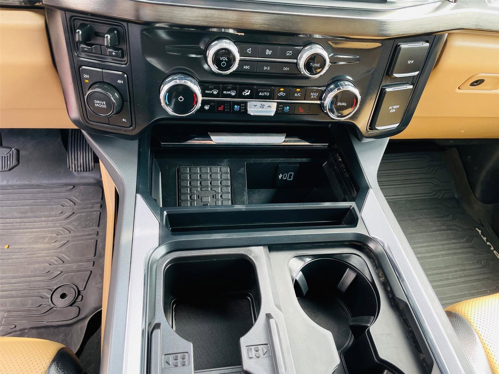 Certified 2024 Ford F350 Lariat w/ Lariat Ultimate Package AWD/4WD image 16