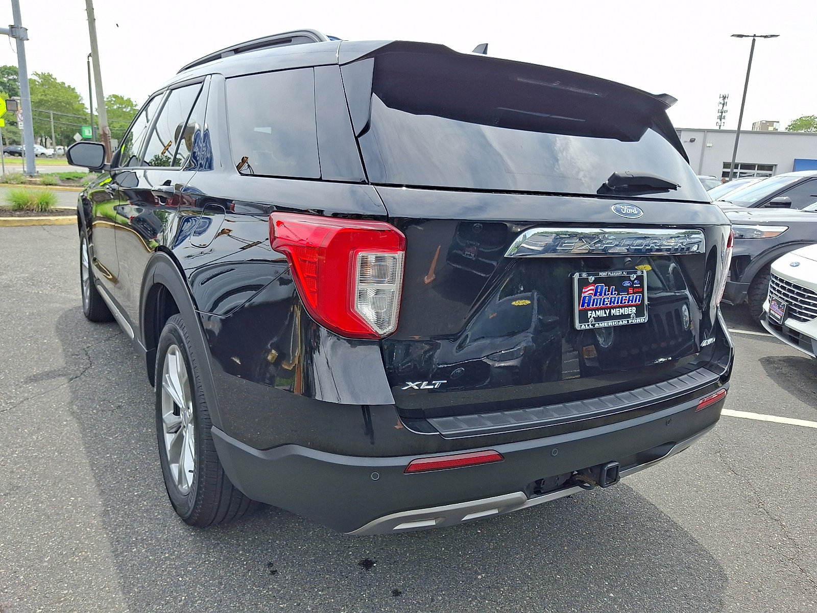 Certified 2023 Ford Explorer XLT w/ Equipment Group 202A AWD/4WD image 8