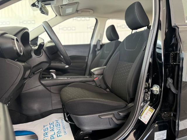 Used 2024 Nissan Kicks SV w/ Interior Electronics Package FWD image 6