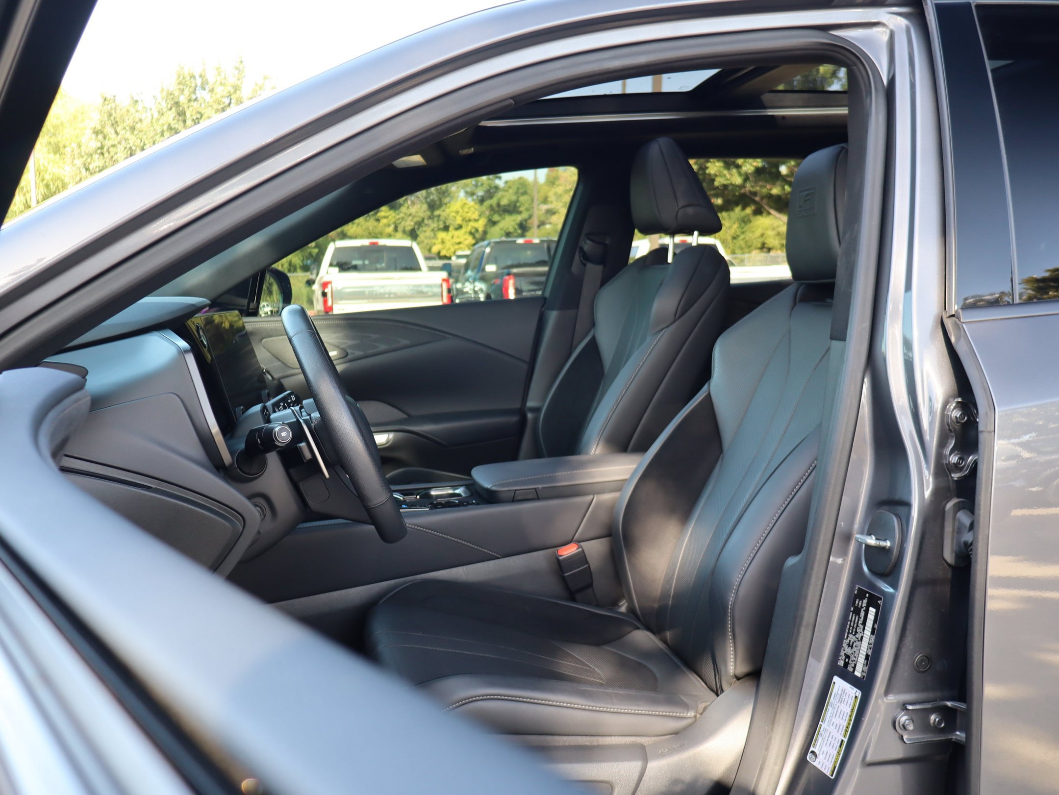 Used 2023 Lexus RX 500h F Sport w/ Cold Area Package AWD/4WD image 13