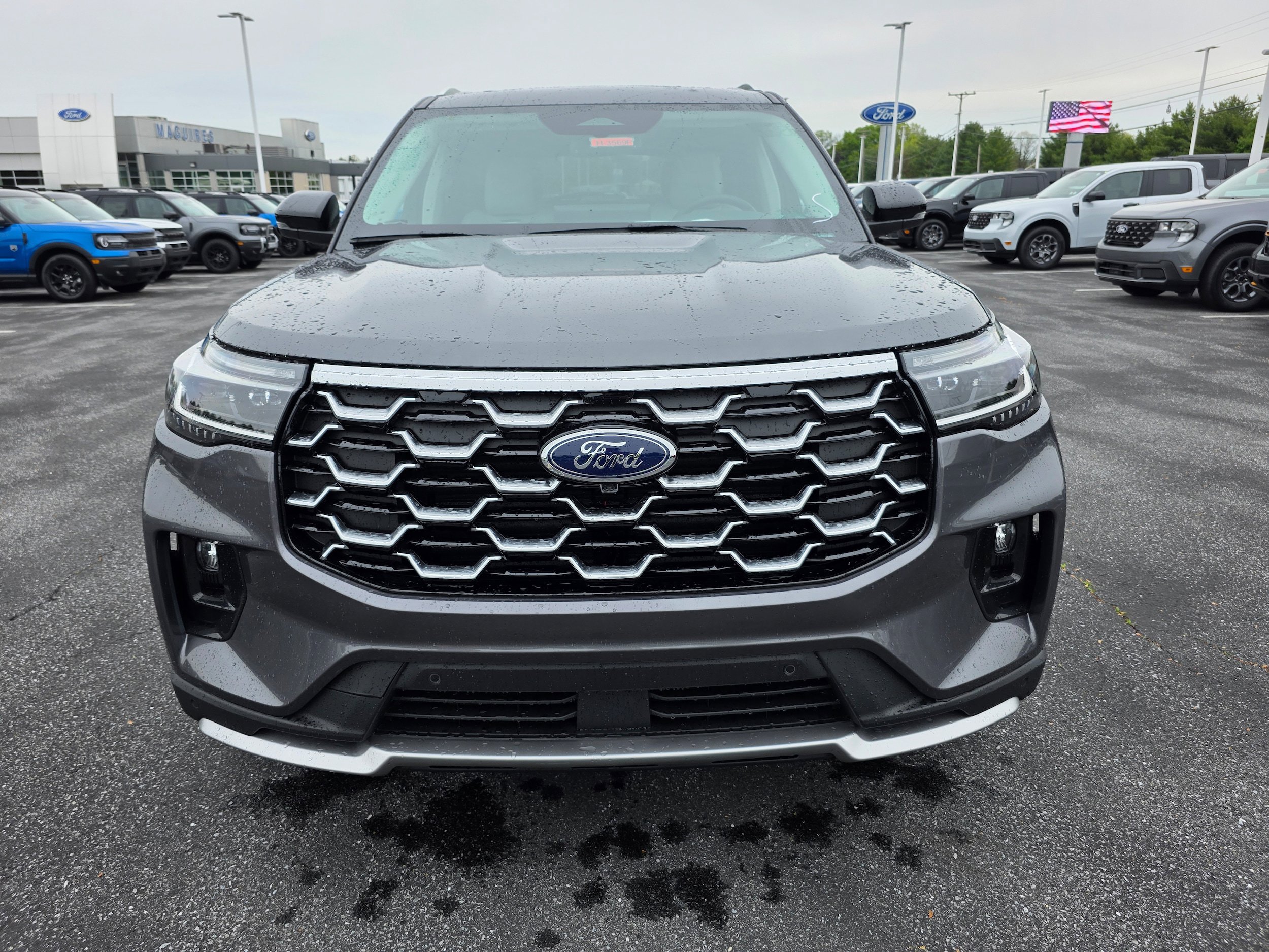 Certified 2025 Ford Explorer Platinum w/ Ultimate Package AWD/4WD image 8