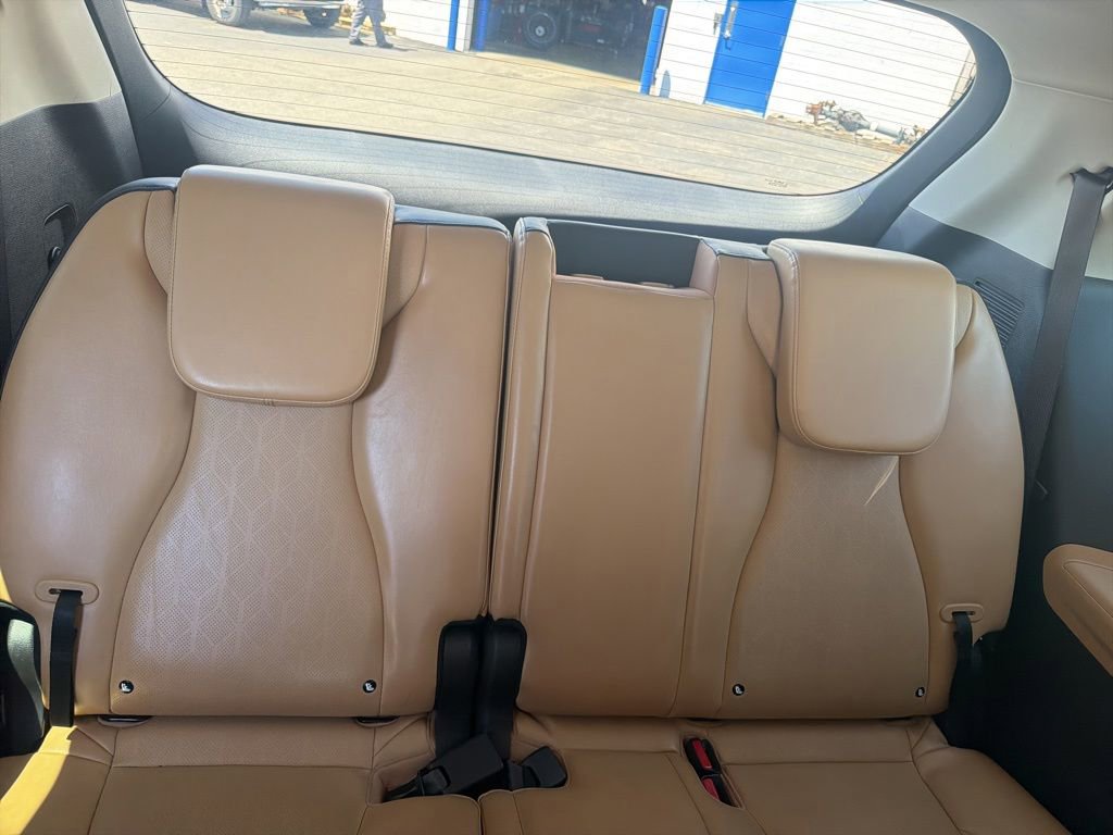 Used 2024 Kia Carnival LX FWD image 43
