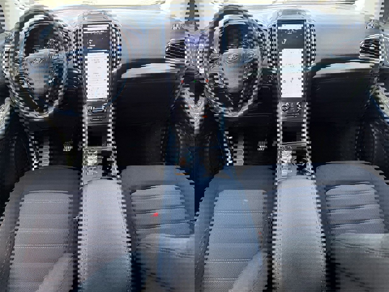 Certified 2022 Ford Edge SE w/ Black Appearance Package image 10