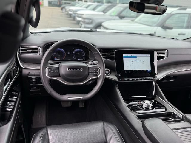 Used 2023 Jeep Wagoneer Series II AWD/4WD image 18