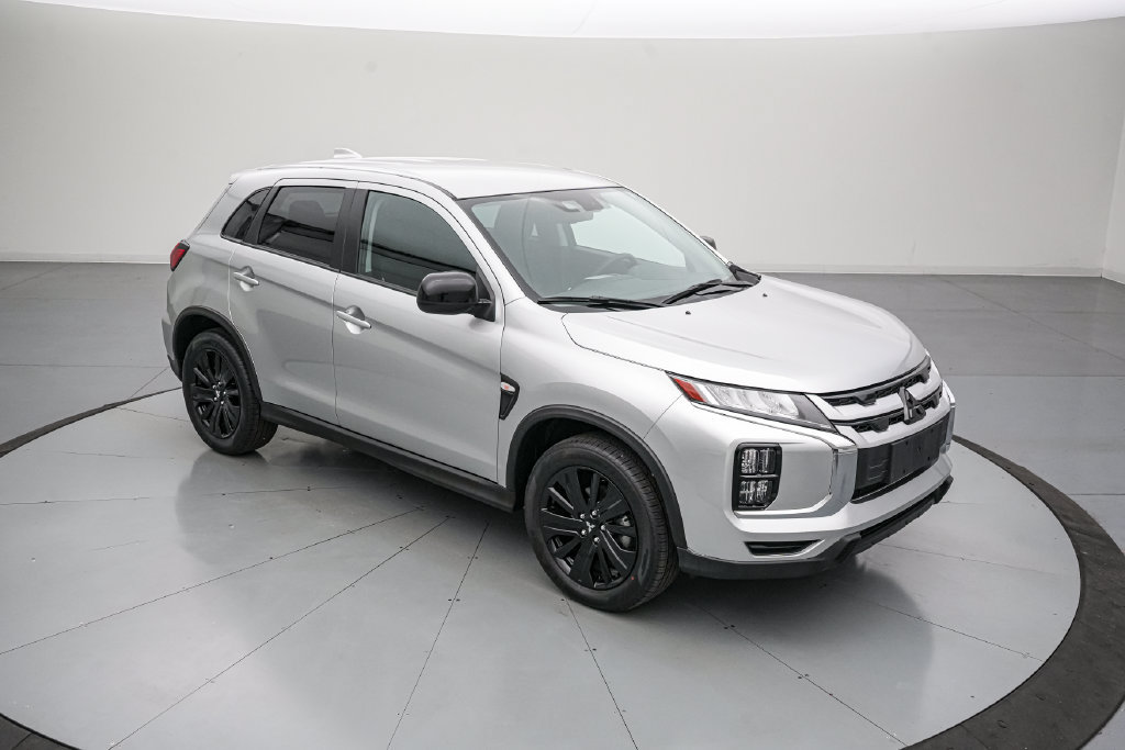 Used 2026 Mitsubishi Outlander Sport LE AWD/4WD image 2