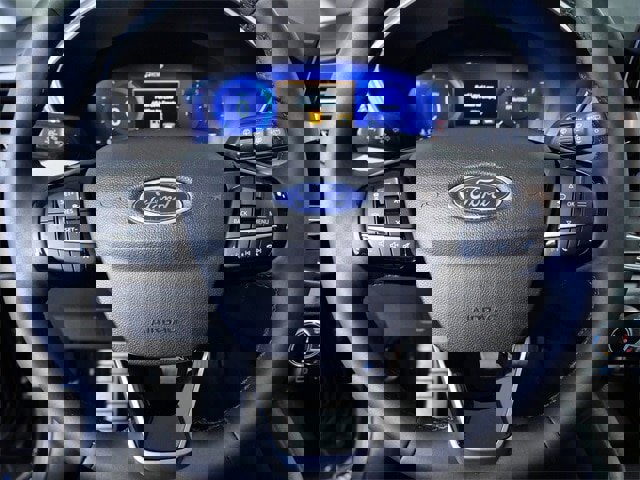 Certified 2022 Ford Escape Titanium w/ Class II Trailer Tow Package image 21