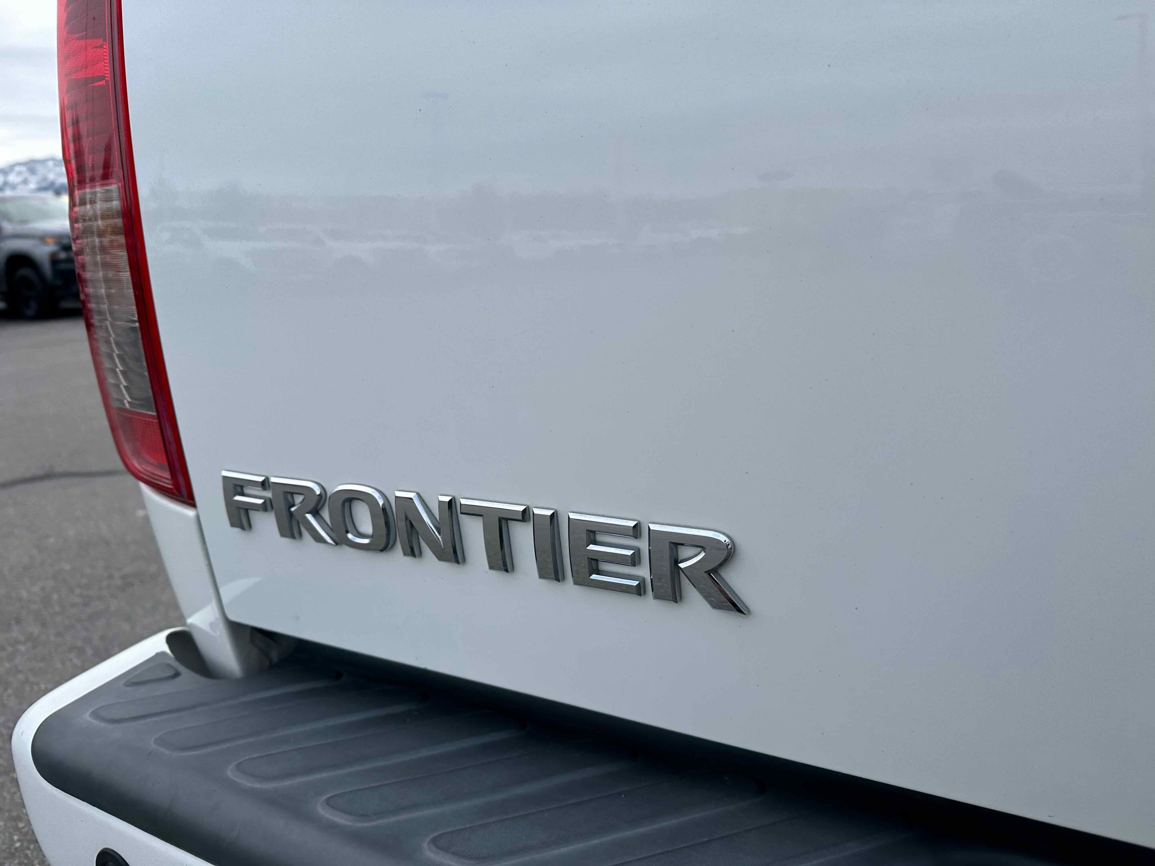 Used 2020 Nissan Frontier PRO-4X w/ Pro-4x Utility Package image 14