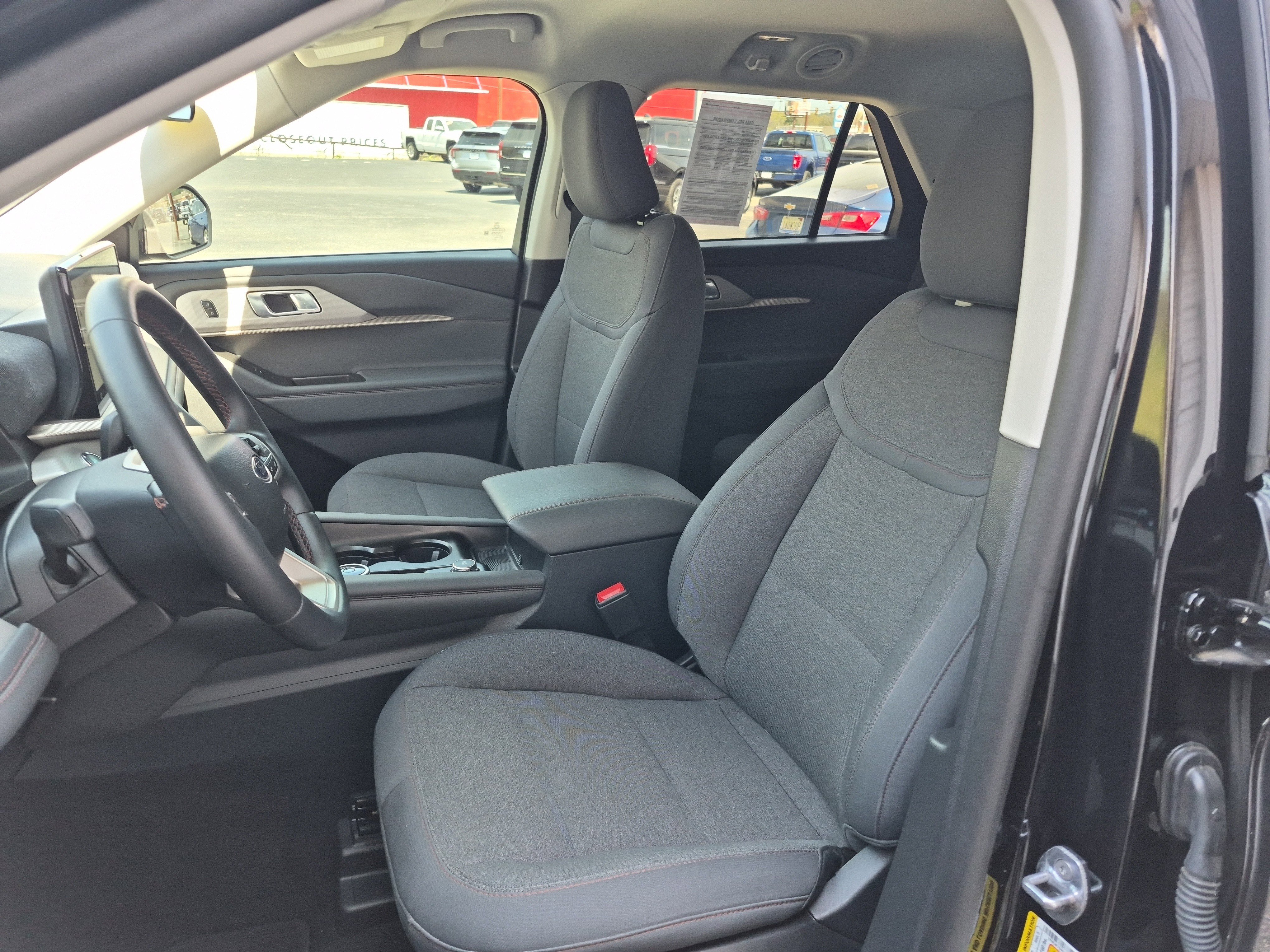 Certified 2025 Ford Explorer Active image 10