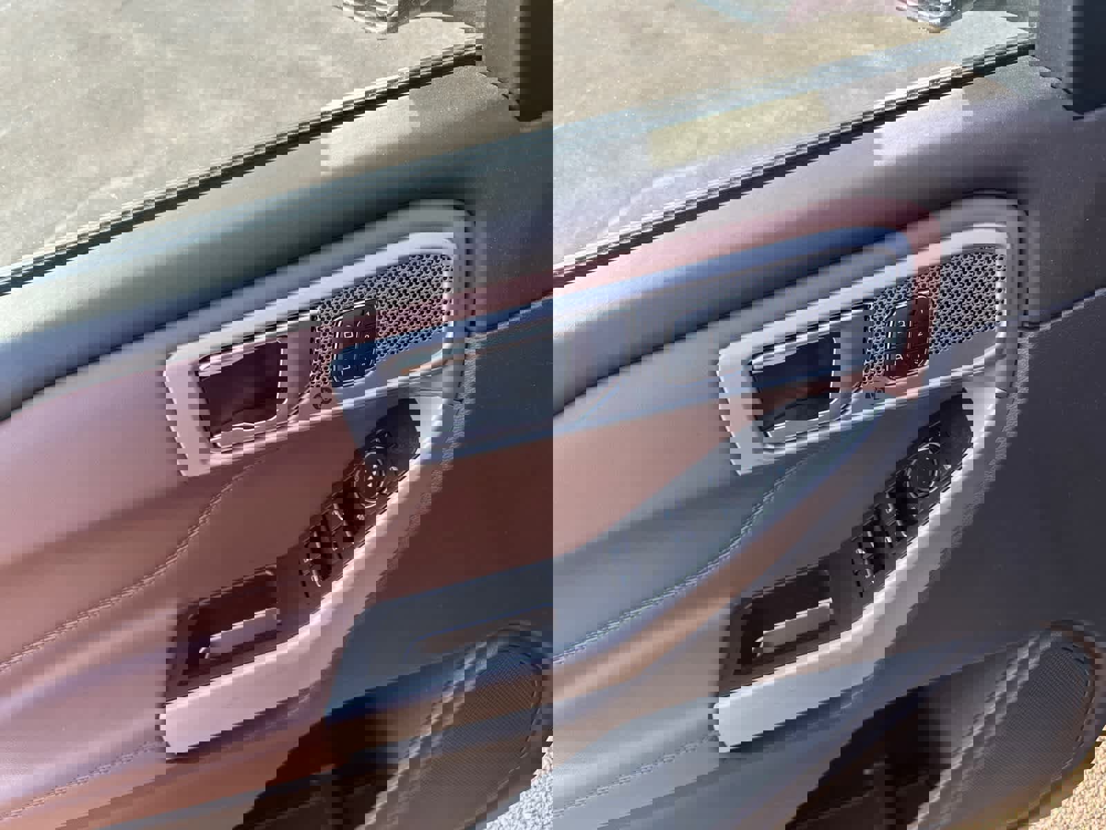 Certified 2023 Ford Explorer King Ranch w/ Class IV Trailer Tow Package image 10