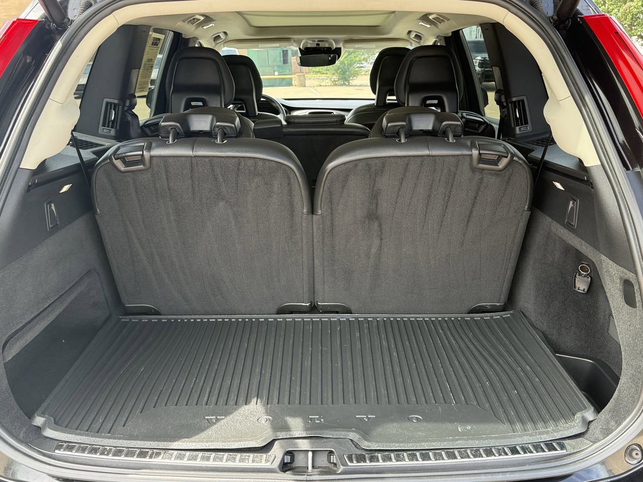 Used 2018 Volvo XC90 T6 Momentum w/ Convenience Package AWD/4WD image 30