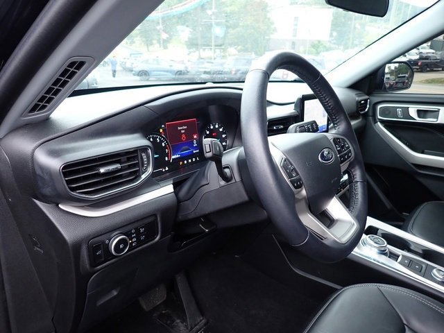 Certified 2023 Ford Explorer XLT w/ Equipment Group 202A image 15